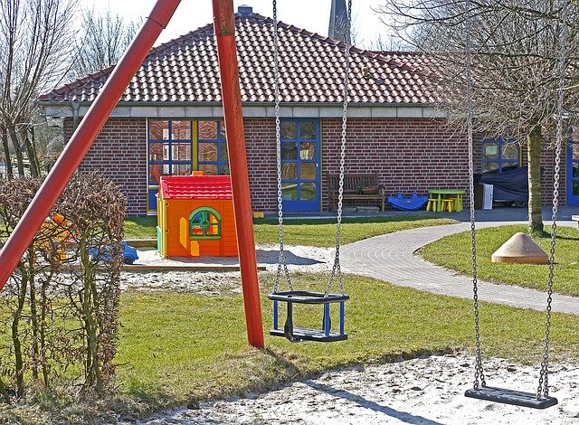 kindergarten-1322559_640